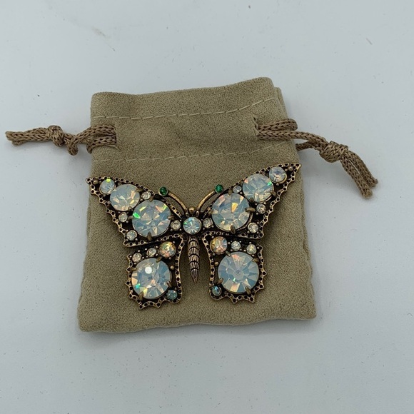 Vintage Rhinestone Butterfly Brooch 2.5” across endless sparkle! - Picture 1 of 4